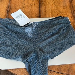 Hanro new with tags Thalia boy short